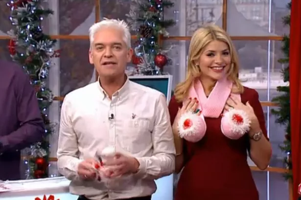 Holly willoughby boob flash